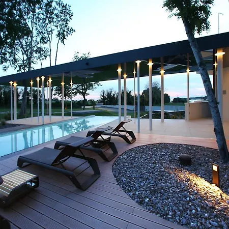 Calvia Crispinilla * Novigrad (Istria)