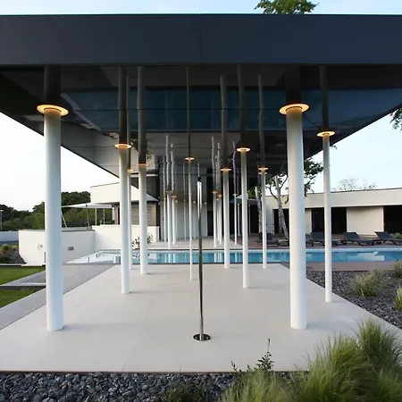 Vila Calvia Crispinilla *