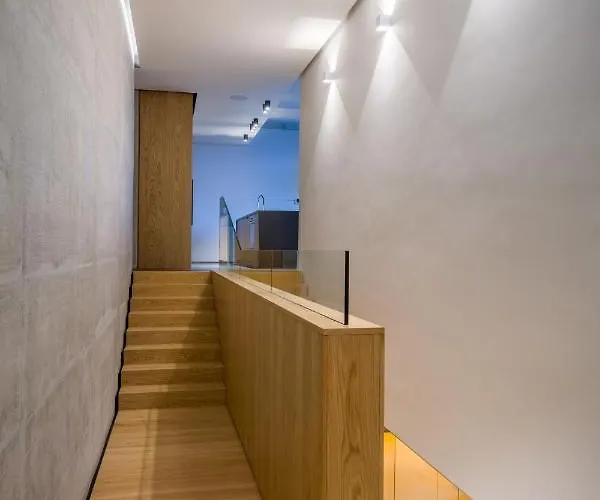 Vila Calvia Crispinilla *