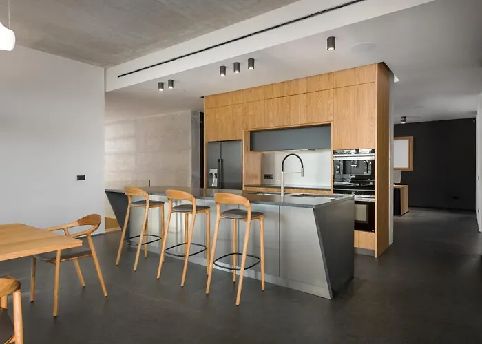 Vila Calvia Crispinilla *