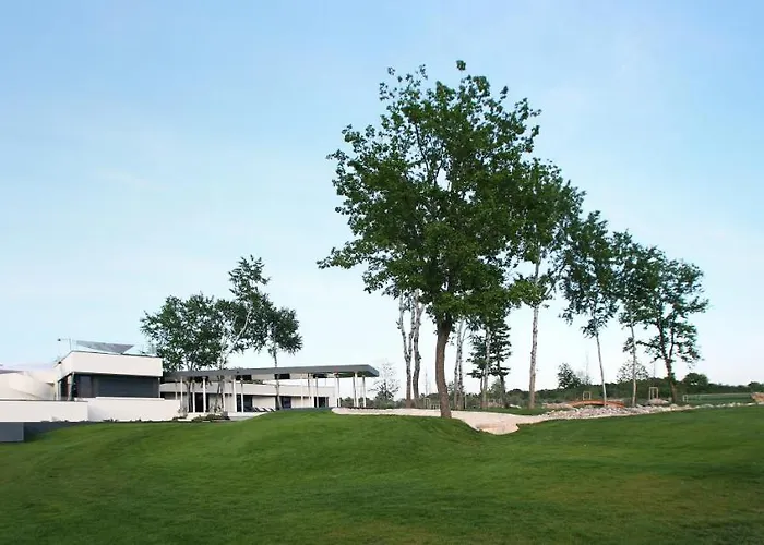 Vila Calvia Crispinilla